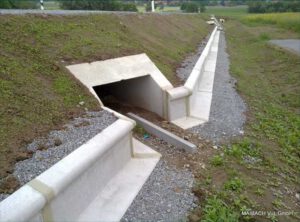 Leiteinrichtung_aus_Beton_Tunnel-1